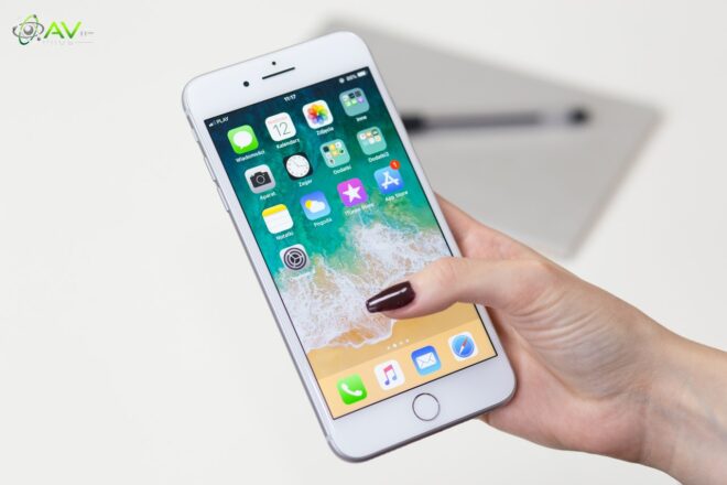 iPhone 16 vs Samsung s 24 battery life