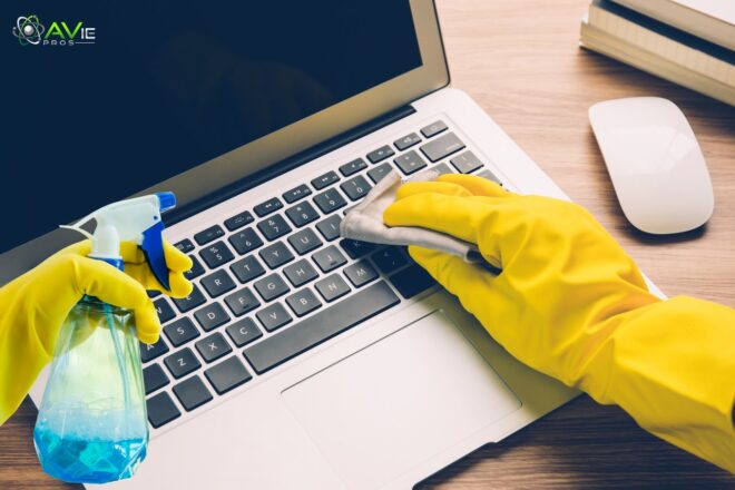 Cleaning the Keyboard